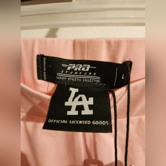 Dodgers Jersey and Pink LA Leggings - Picture 8 of 11